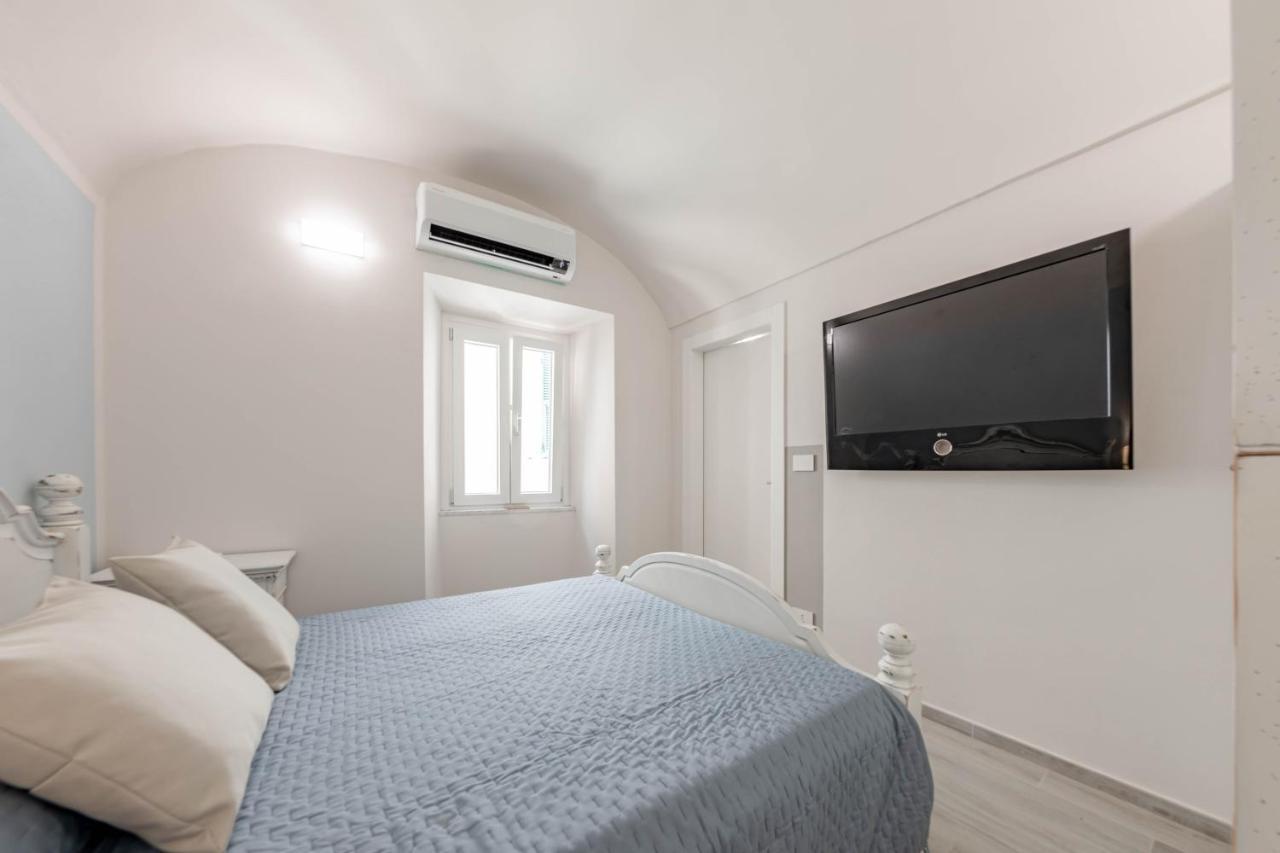 H11 Piccola Perla A Un Passo Dal Mare Apartment Santo Stefano al Mare Luaran gambar